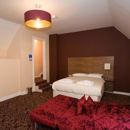 The Three Tuns Hotel Wetherspoon Thirsk Eksteriør billede