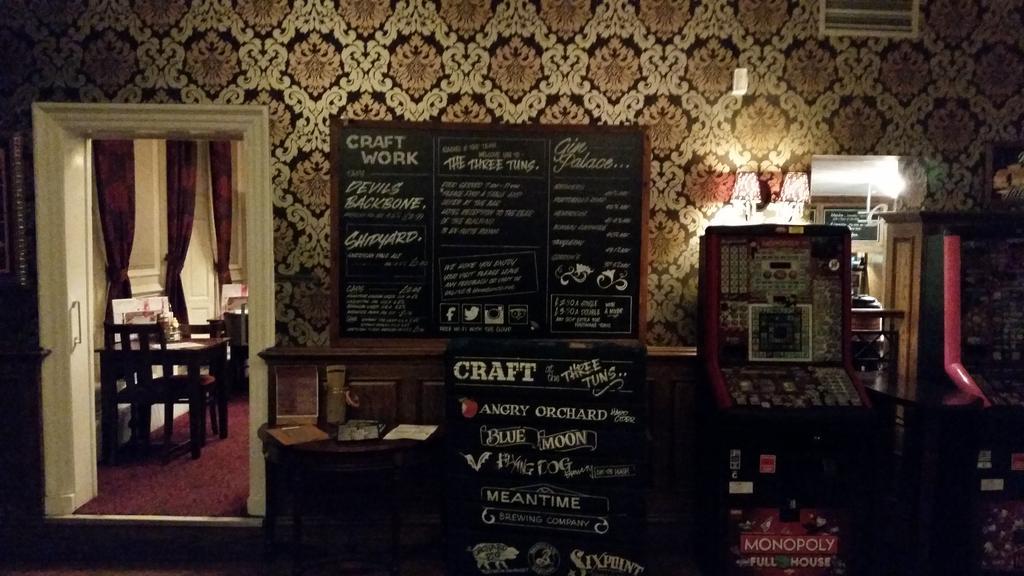 The Three Tuns Hotel Wetherspoon Thirsk Eksteriør billede
