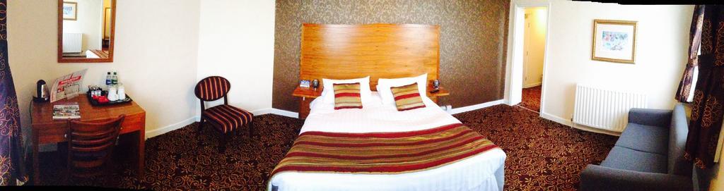The Three Tuns Hotel Wetherspoon Thirsk Eksteriør billede